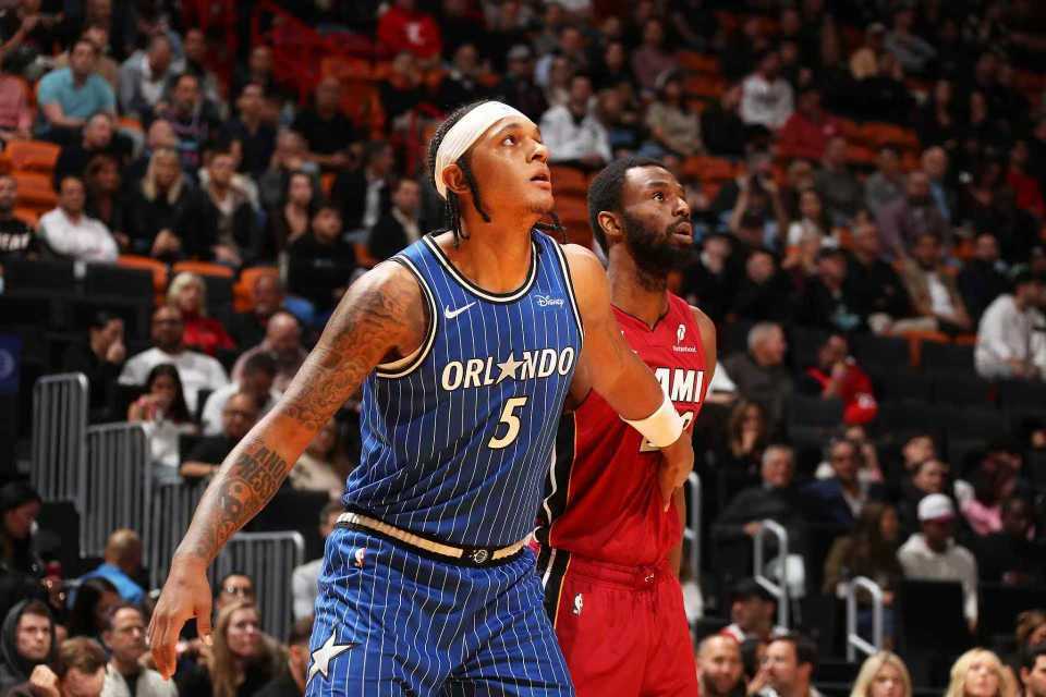 九游官网下载-单节狂轰40-20逆转！魔术三叉戟80分四杀热火 班凯罗31+12